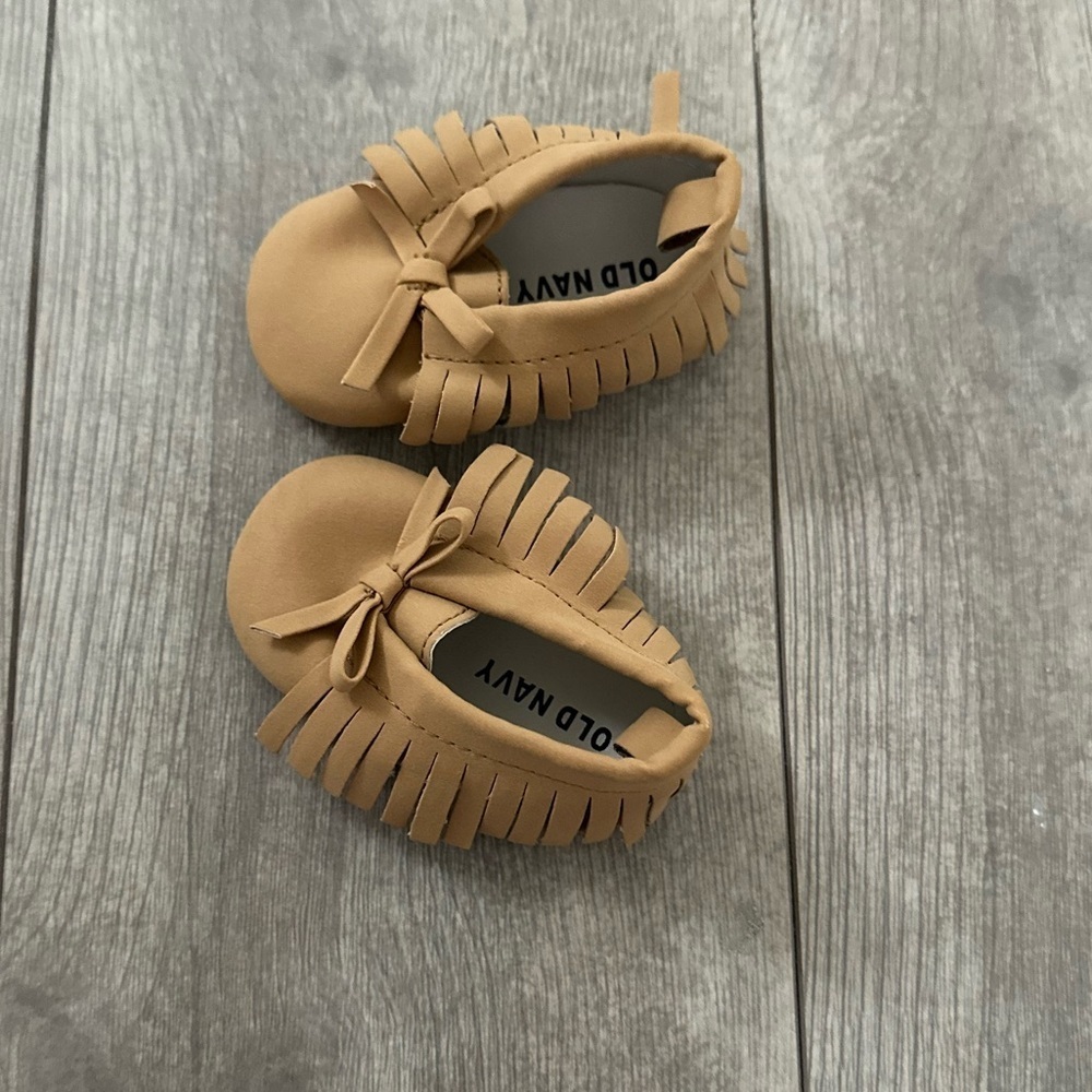 old navy tan moccasin booties baby girl 0-3 months never worn